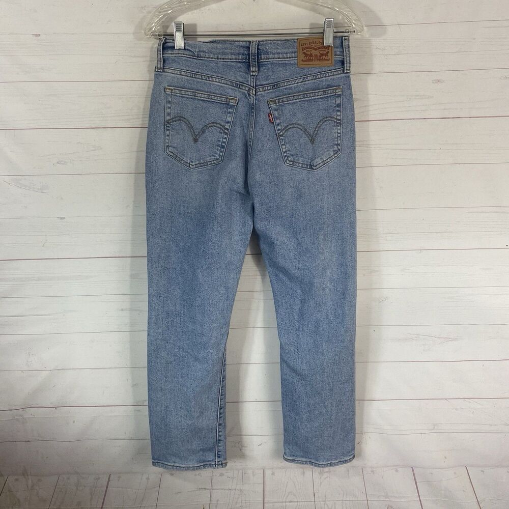 Levi's Womens Wedgie Straight Crop Jeans Size 28 Blue Button Fly Stretch - Picture 3 of 13